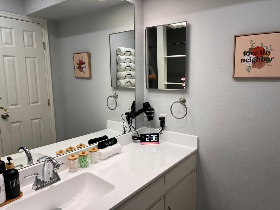 Healing Haven King Bed Suite Dallas Exterior foto